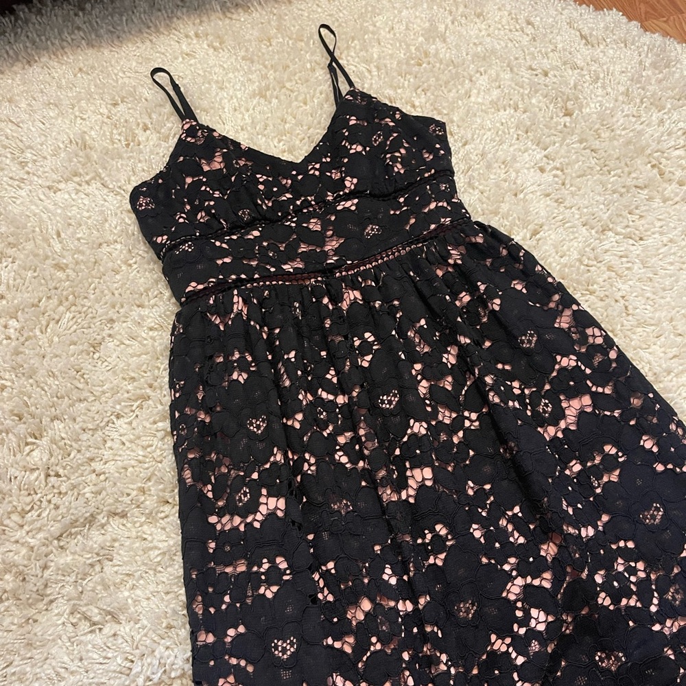 Aritzia Babaton lace dress